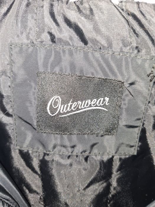 Дамско черно яке Autwears.
Якето е без забележка,може да се регулира в