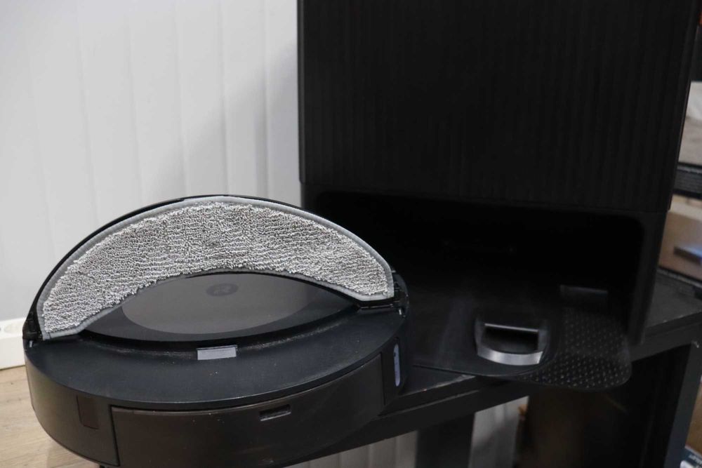 iRobot Roomba Combo j9+ Самоизпразваща се прахосмукачка робот