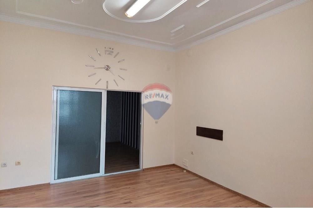 Помещение под наем, Център, гр.Варна Д.В 4245