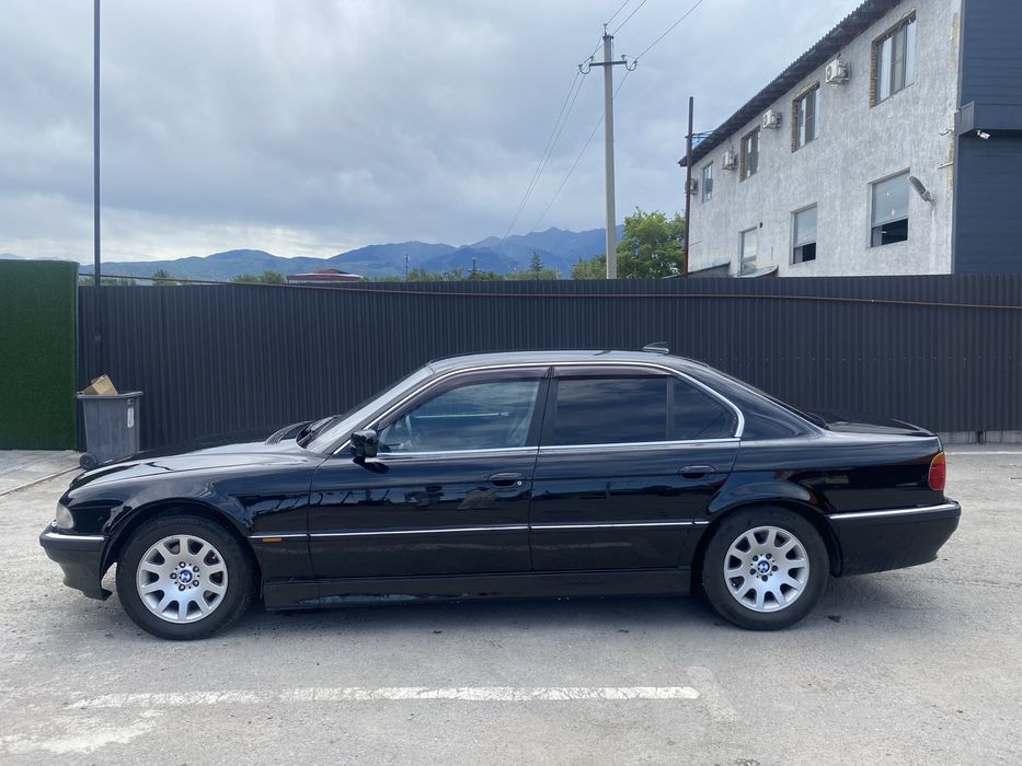Продам BMW семерка