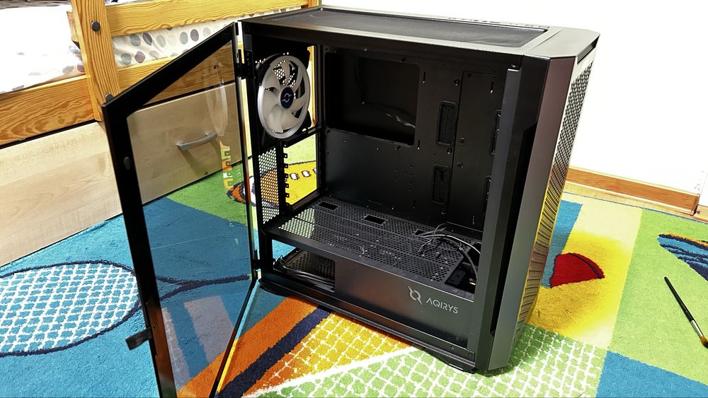 Carcasa Aqyris Aquilla E-ATX Mid Tower 4 ventilatoare Argb telecomada