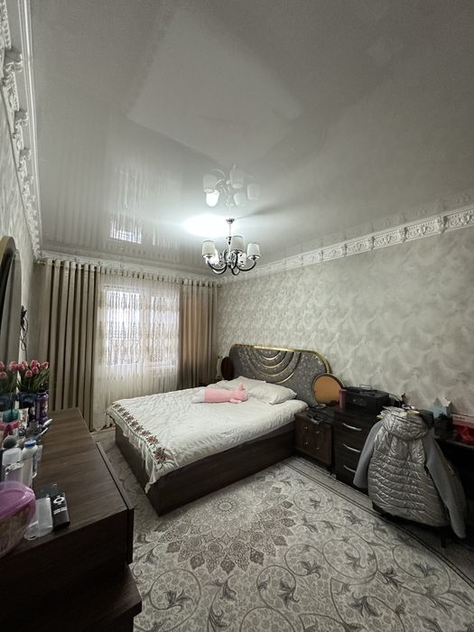 2 etajli Katej 4.5 sotix maydonda joylashgan