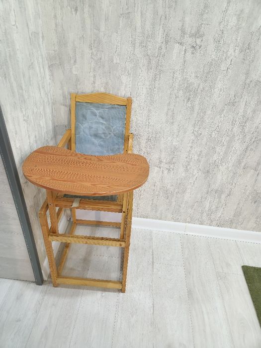 Стол трансформатор для кормления детей становиться партой