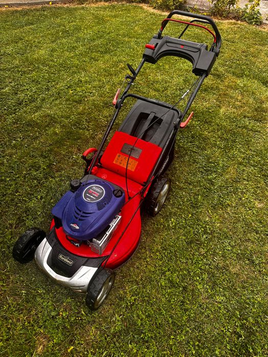 Masina tuns iarba BRIGGS & STRATTON