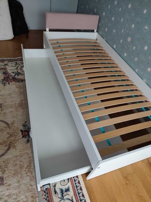 Модерно единично легло 90х200 с ракла + подматрачна рамка