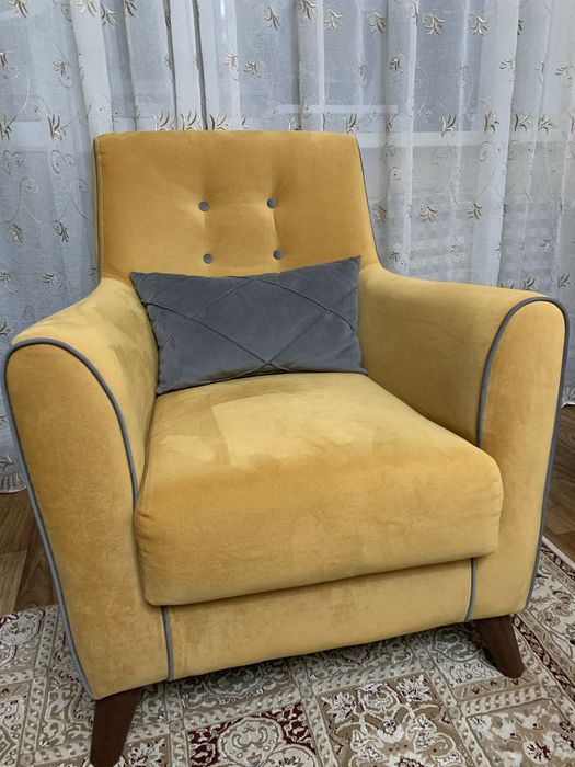 Продам диван и кресло