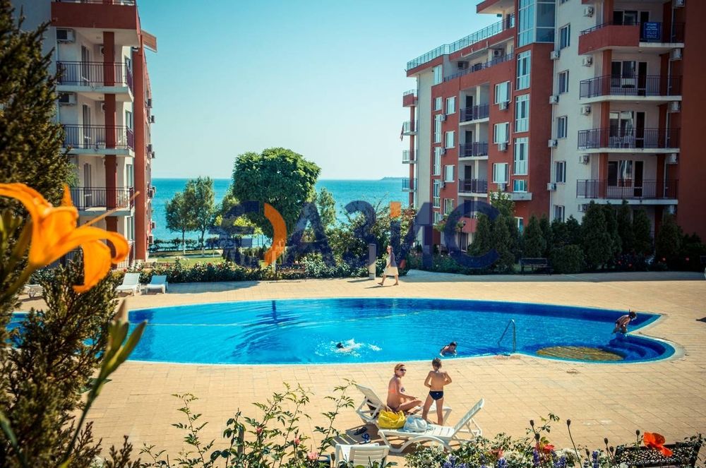 Апартамент с 1 спалня в комплекс Марина Вю Форт Нокс, Свети Влас,