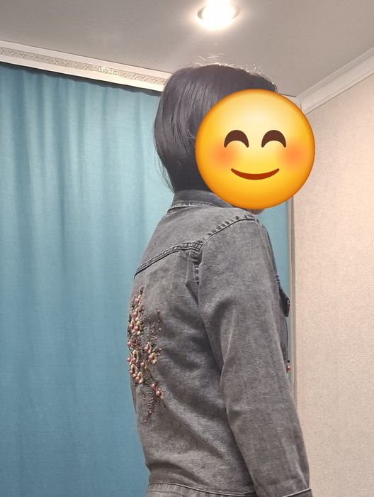 Продам джинсовый костюм.