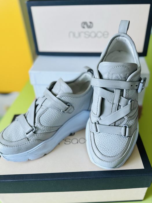 Женские кроссовки Nursace