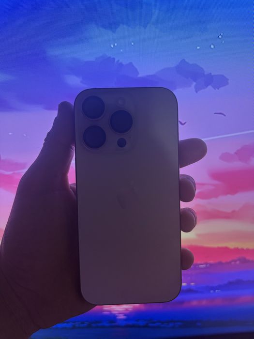 Айфон 16 про в идеальном состояний