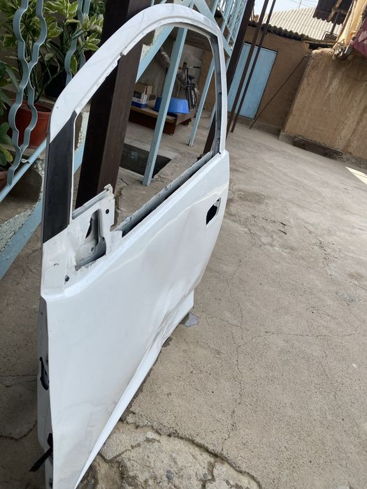 Продается родной дверь левый водительский спарк