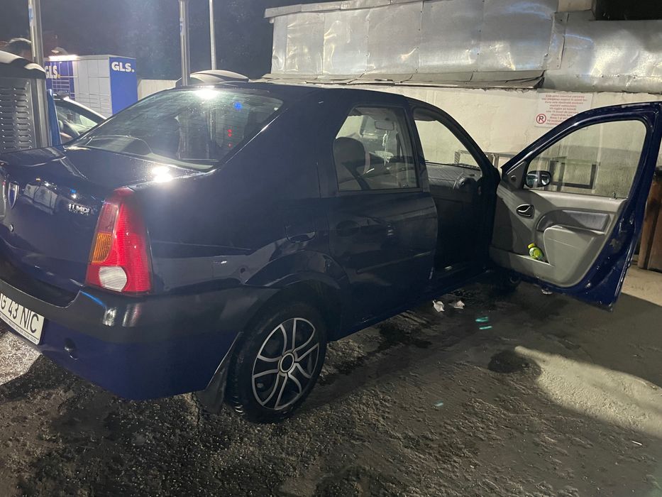 Vând Logan 1.4 benzină