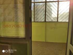 Продава се Двустаен апартамент в Русе, Централен южен район - 70 кв.м за 1500 €/кв.м - Снимка #1