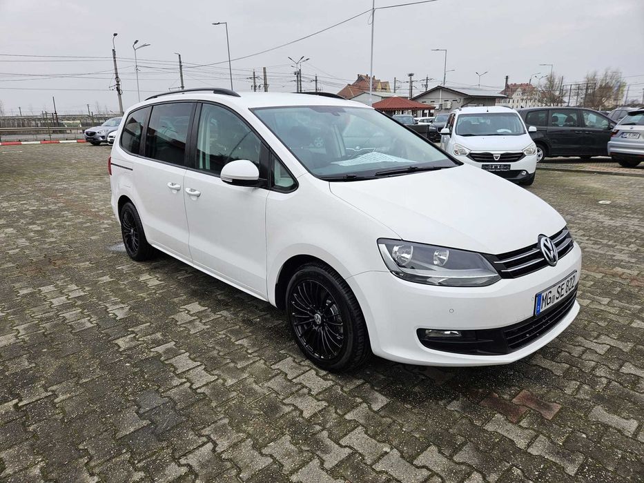 VW Sharan 2.0 TDI 140 CP – an 2012 – Motor CFFB – Alb Perlat – Jante Negre 5 locuri FULL recent adus în țară Unic Proprietar