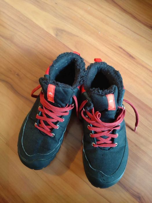 Отлични зимни обувки Quechua 36.5 номер непромокаеми