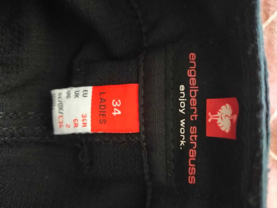 Vând pantaloni ELGEBERT STRAUSS mărimea 34