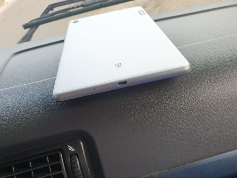 Таблет Lenovo TB-8505X – 8-инчов дисплей, 4G и Dolby Audio