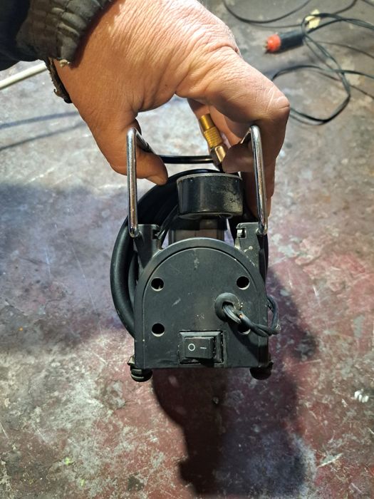 12v  Метален компресор за гуми
