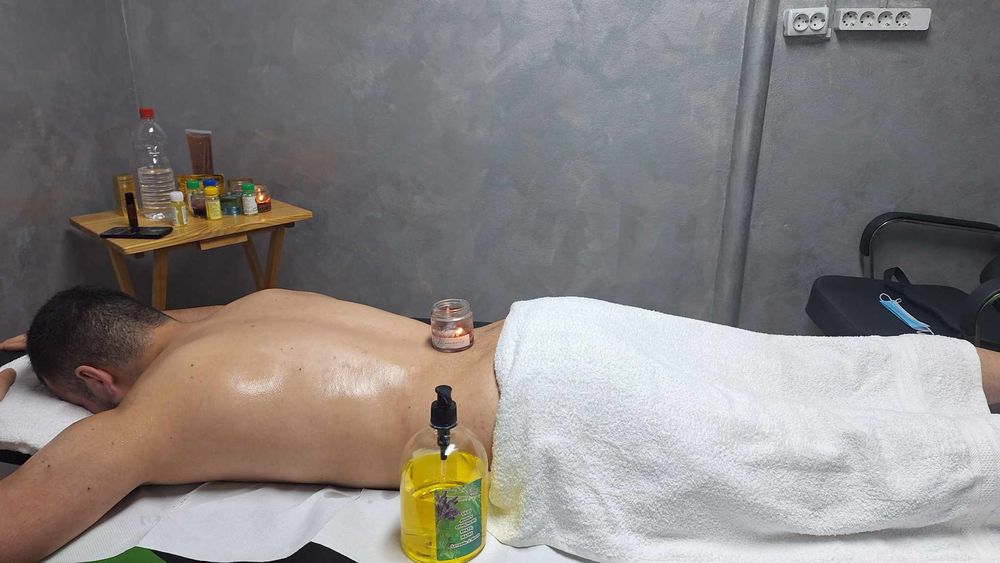 Tehnician maseuz acreditat 3 ani, 28 de ani, efectuez masaj terapeutic