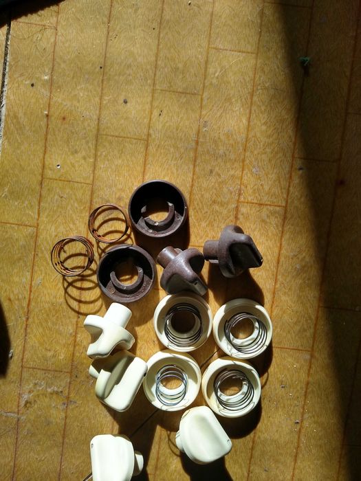 Gratar aragaz, butoane aragaz  /suport aragaz , frigider