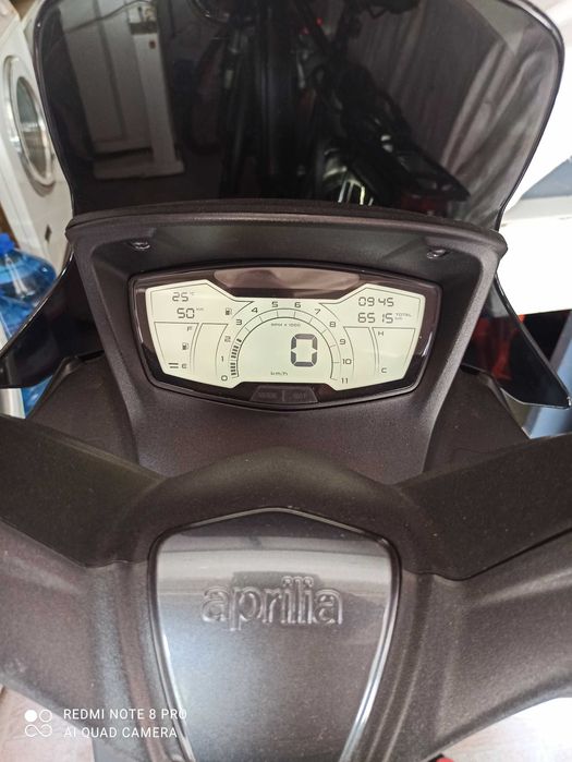 Скутер Aprilia sxr 50