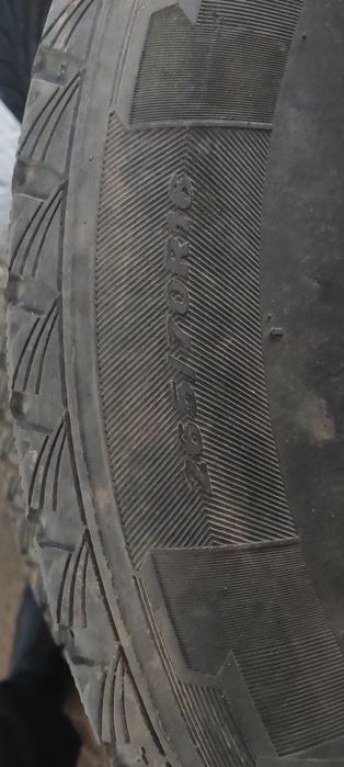 Покрышки зимние roadstone