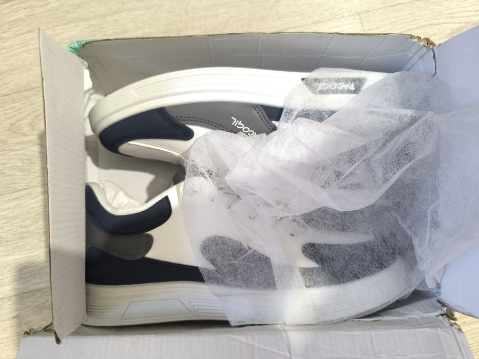 Продаю    кроссовки