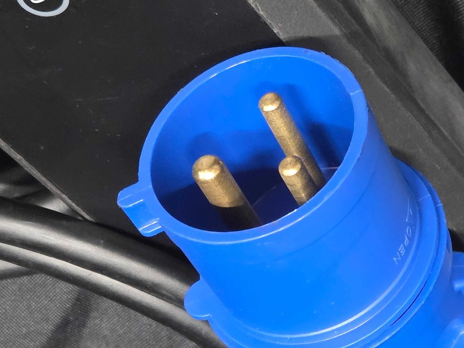 Оригинална зарядна станция за електромобили AUDI e-tron Universal charger 7.2kW и BMW Flexible Fast Charger 2.0 11kW