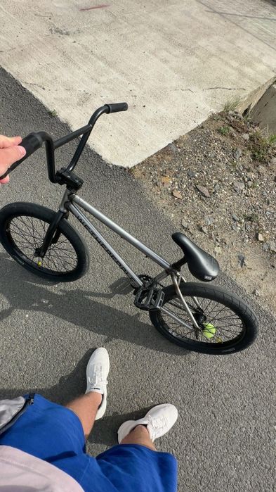 Bmx wtp il vand deoarece am 2 si nu am ce sa fac cu el