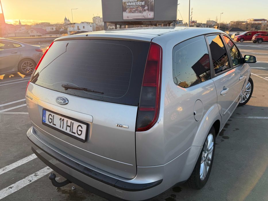 Ford Focus 2 Turnier Titanium 1.6 TDCi | Navi CarPlay | Camera