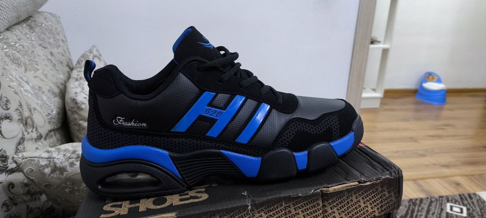 Весенне-осенние кроссовки