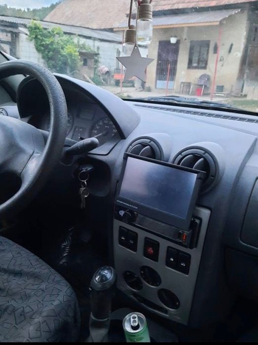 Vând Dacia logan