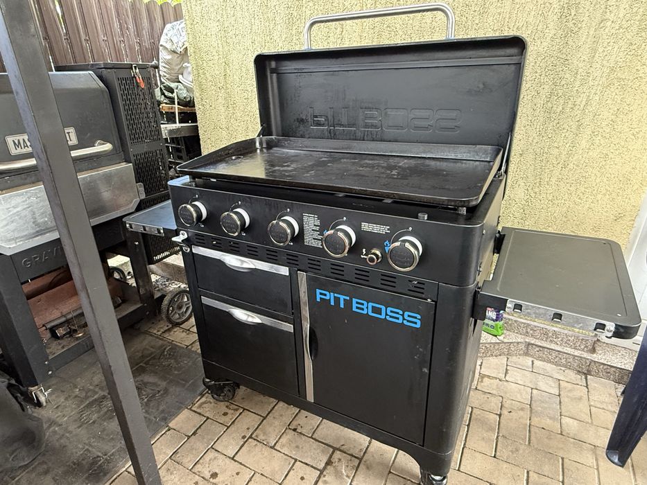 Gratar Pit Boss Plancha 5 arzatoare + husa + plita noua sigilata + accesorii + inca in garantie