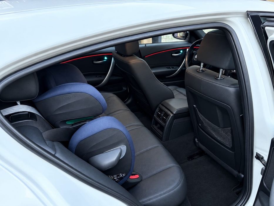 Bmw 123d 245cp 2009 m trapa bi xenon navi mare