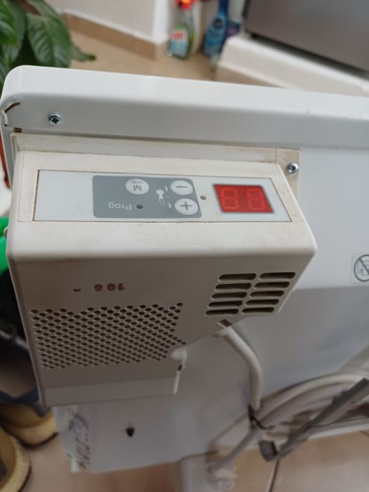 Продавам конвекторен радиатор Аерлек 2500w