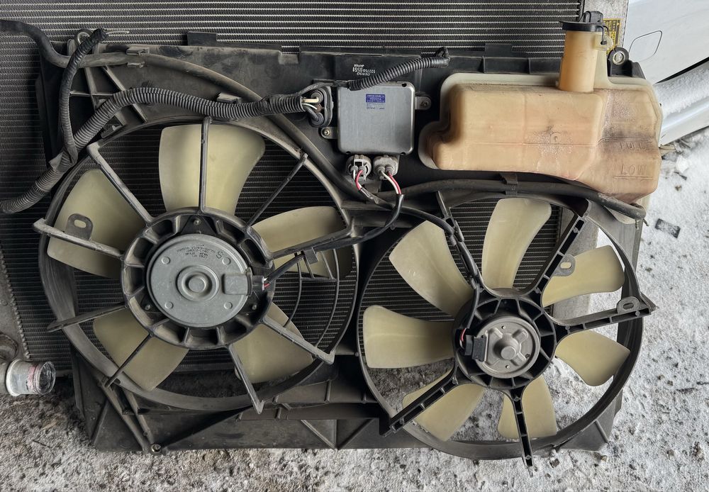 Вентилятор, диффузор охлаждения на Lexus Rx300, 330