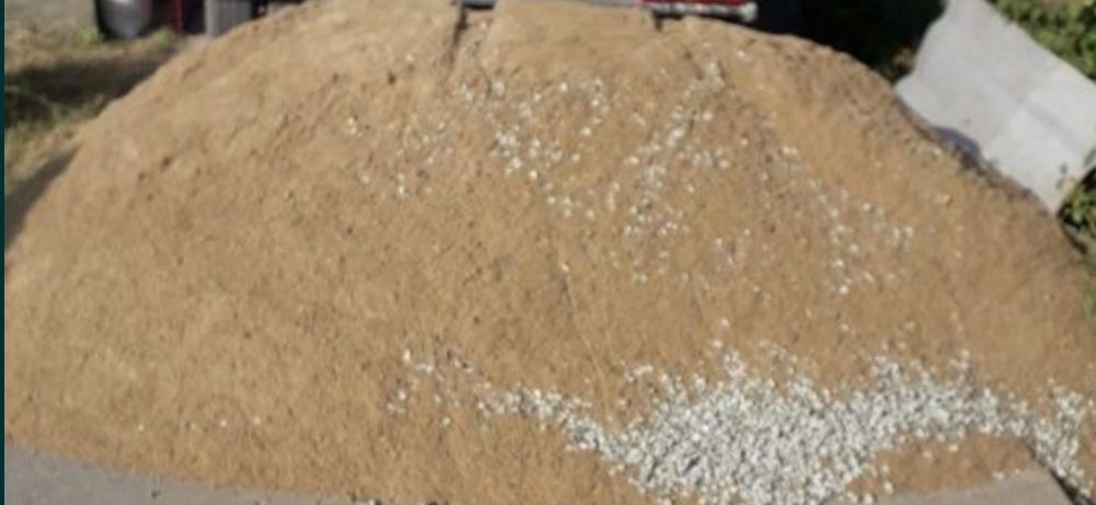 Balastru ameste nisip cu piatra pentru beton