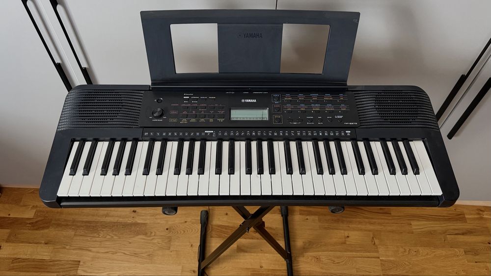 СРОЧНО! Yamaha PSR-E273