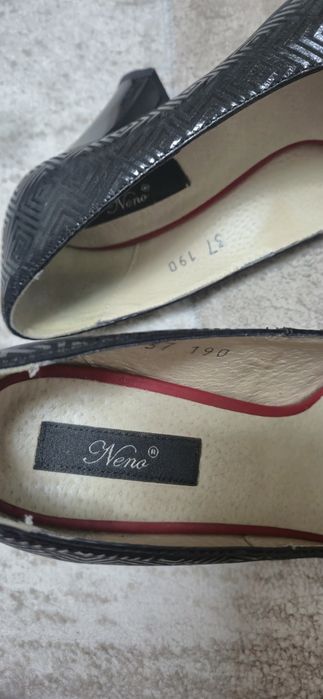 Pantofi eleganți piele