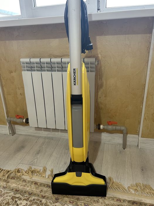 Моющий пылесос Керхер.