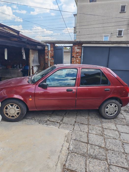 Лек автомобил Ford Fiesta