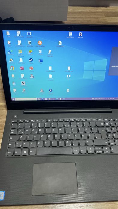 Vand laptop lenovo pentru piese