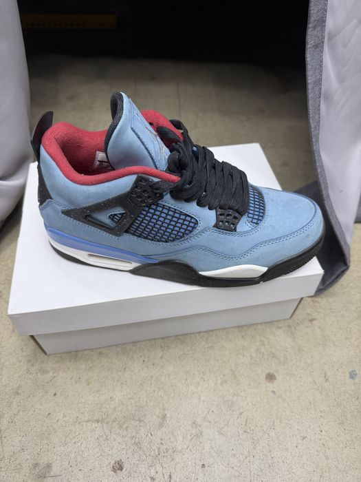 Jordan 4 travis scott