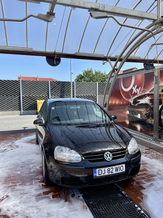 Vand sau schimb volkswagen golf 5 1.4 benzima + gpl