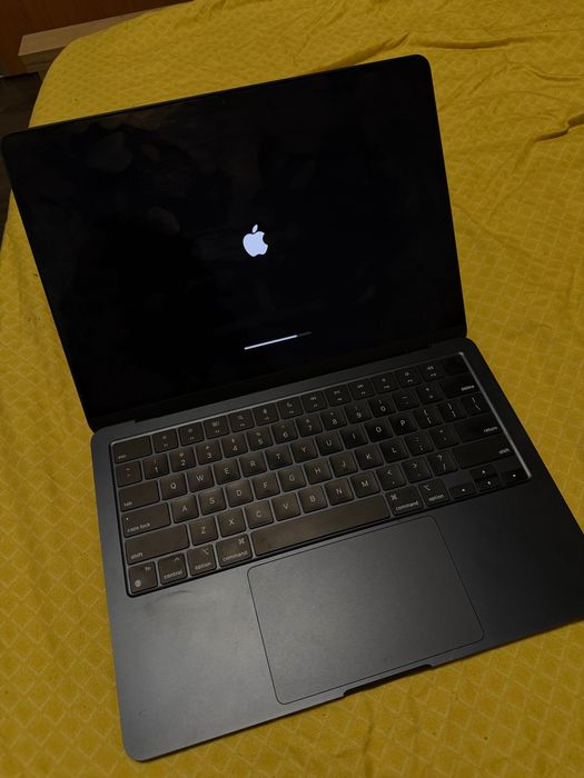 MacBook Air M2 (2022)