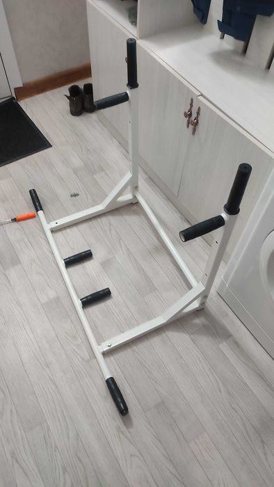 Продам турник, некуда вешать