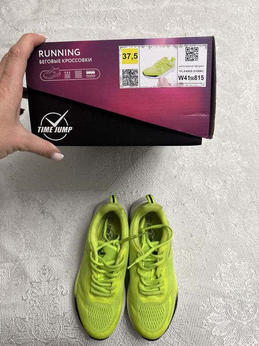 Кроссовки 37 размер