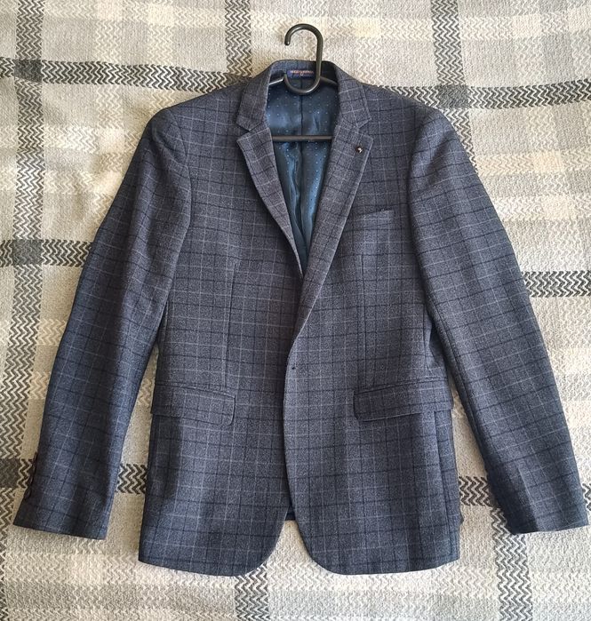 Продам приталенный пиджак