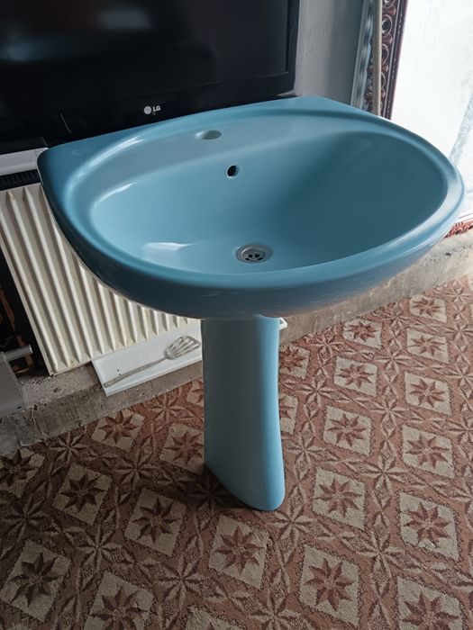 Chiuveta baie cu picior