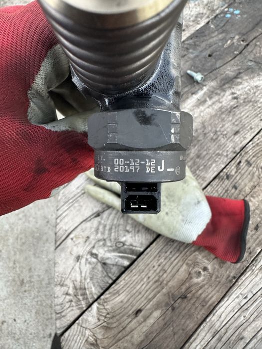 Помпа Дюза 1,9 TDI 073 F